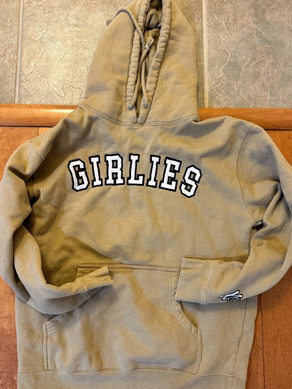 Girlies Hoodie Women’s Medium